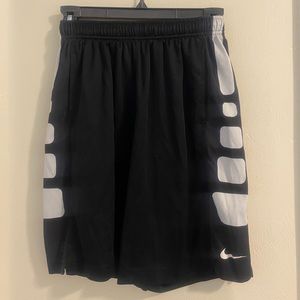 Nike shorts - Dry fit, Youth Medium